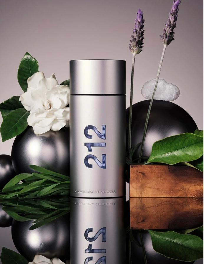 Carolina Herrera 212 NYC Men EDT• 100ml