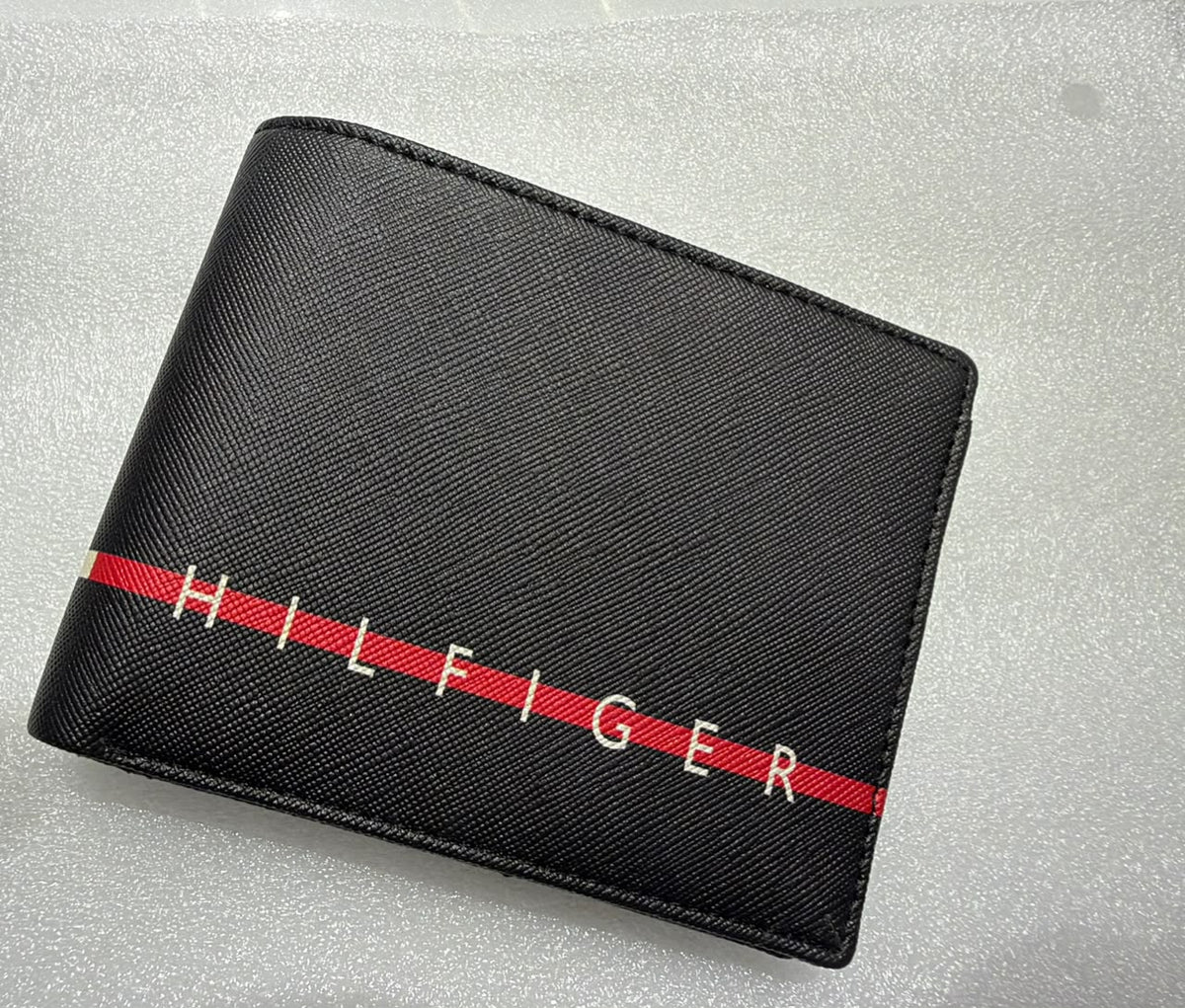 Tommy Hilfiger Men Basco Black Wallet